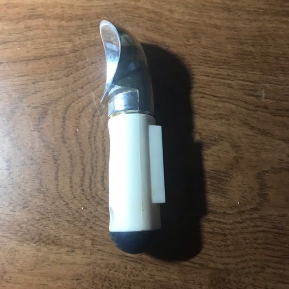 Tiny Tupperware ice cream scoop magnet - Picture 2 of 3